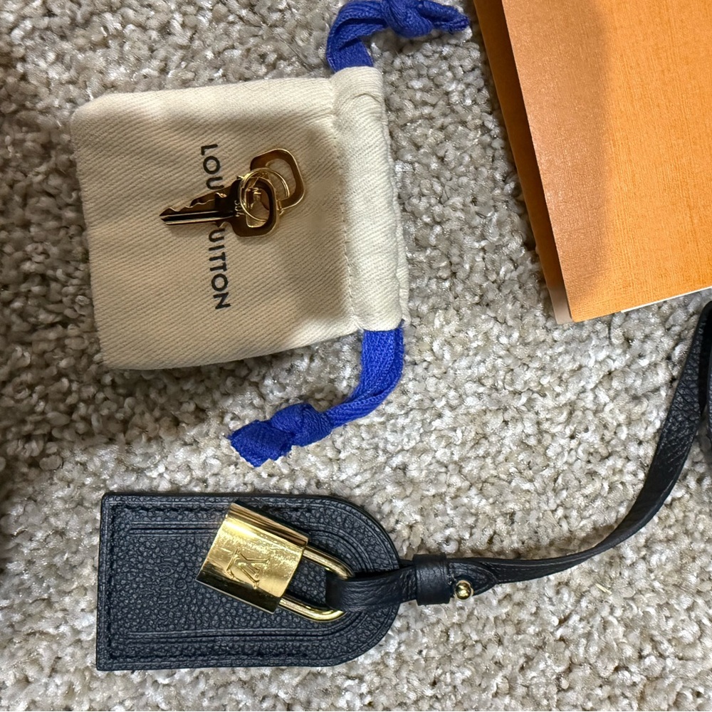 Louis Vuitton Monogram Black and Cream Satchel - Picture 4 of 13